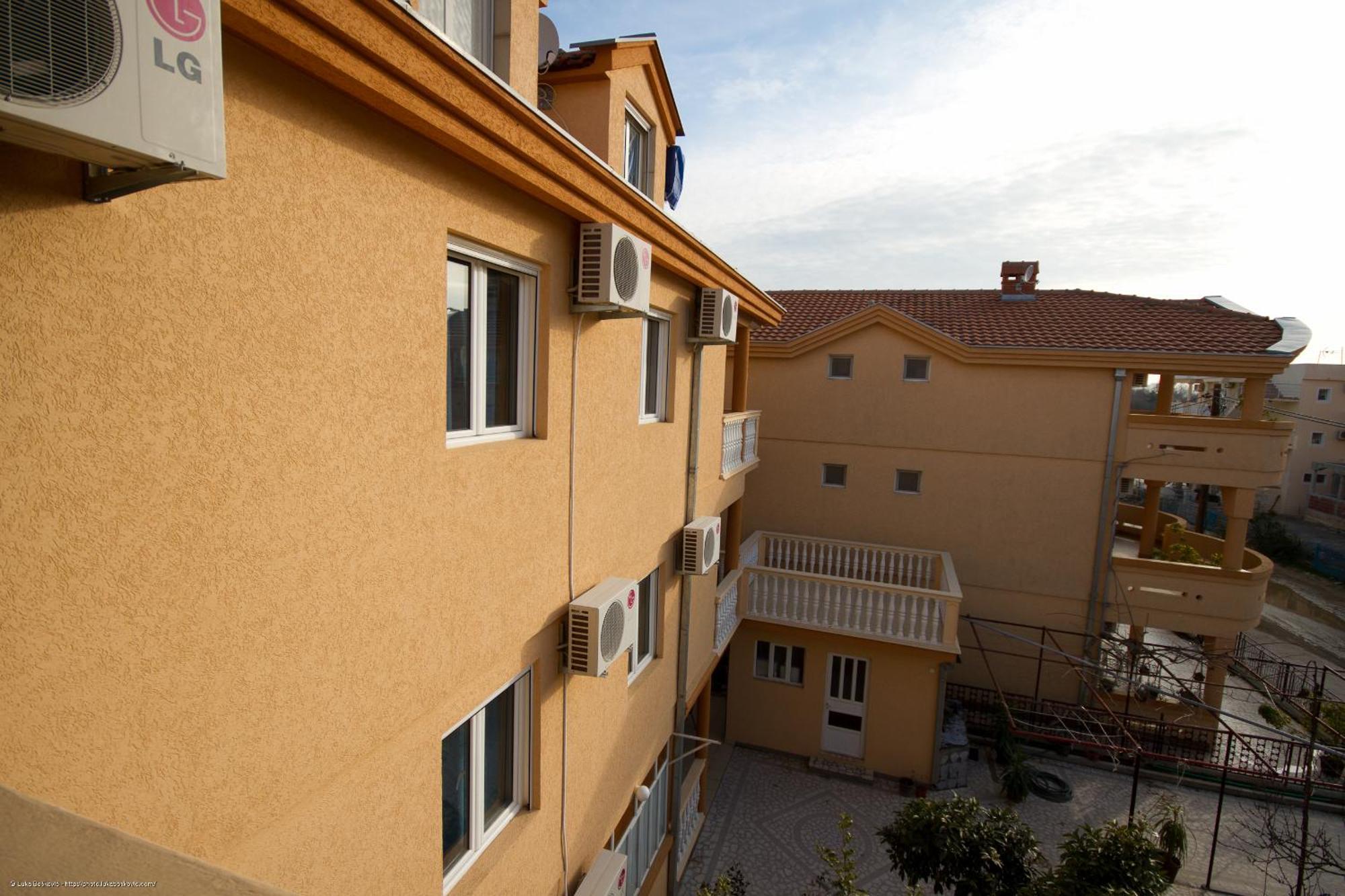Apartments Dalila Ulcinj Buitenkant foto