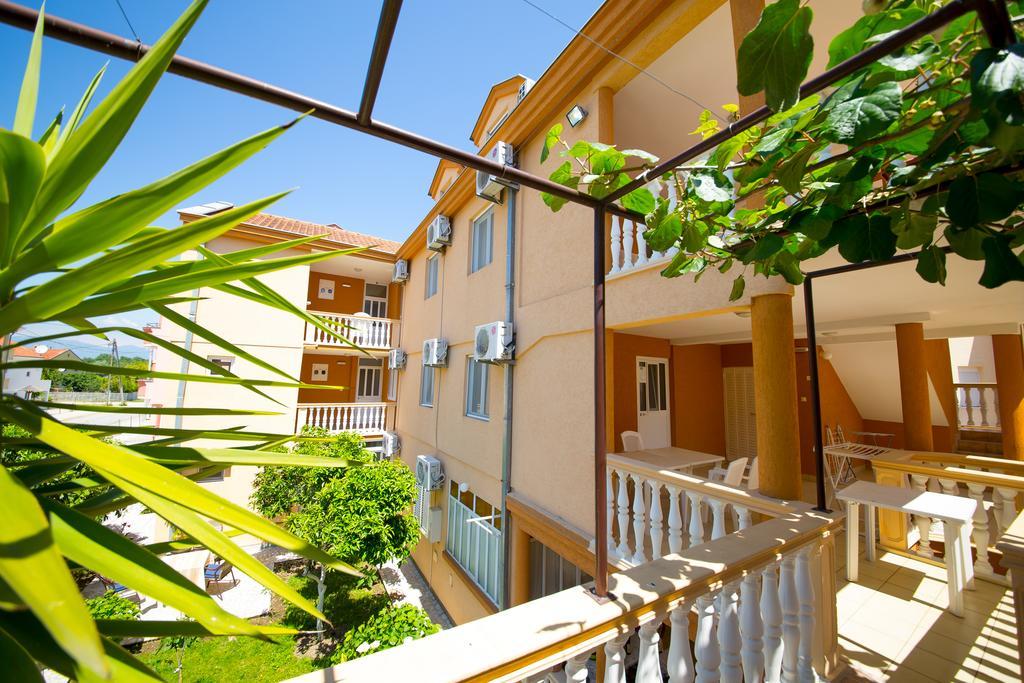 Apartments Dalila Ulcinj Buitenkant foto