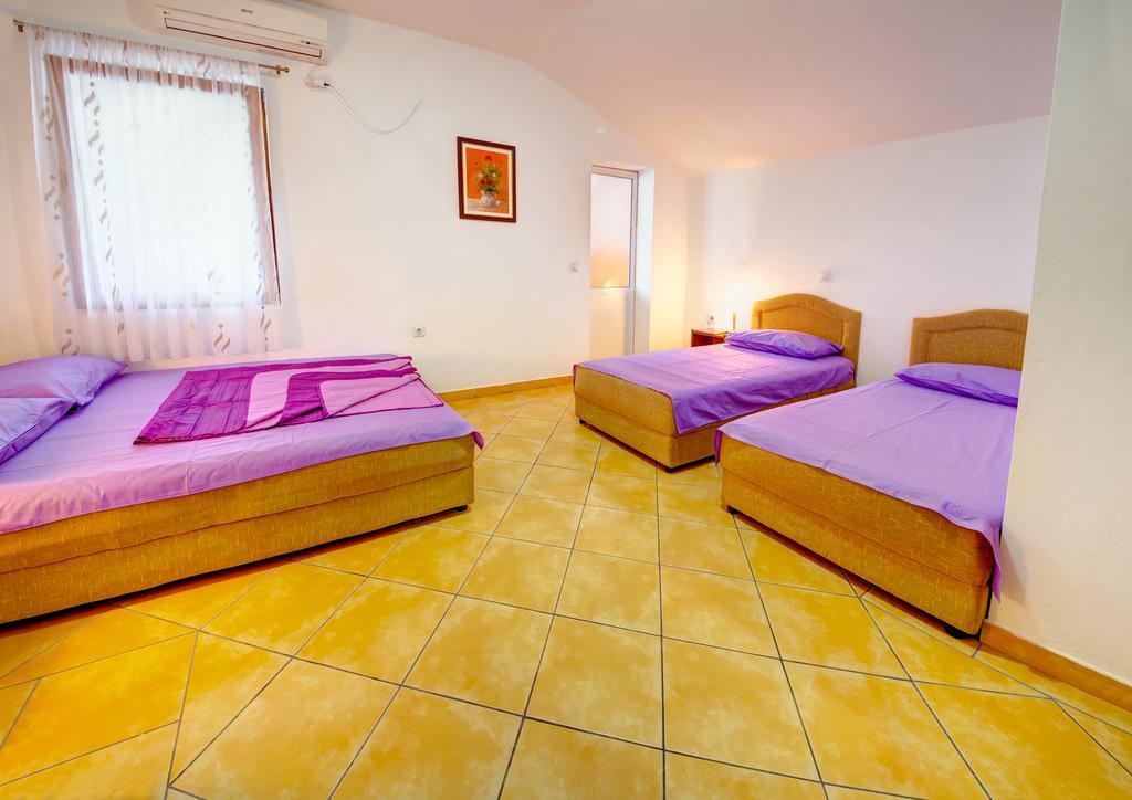 Apartments Dalila Ulcinj Buitenkant foto