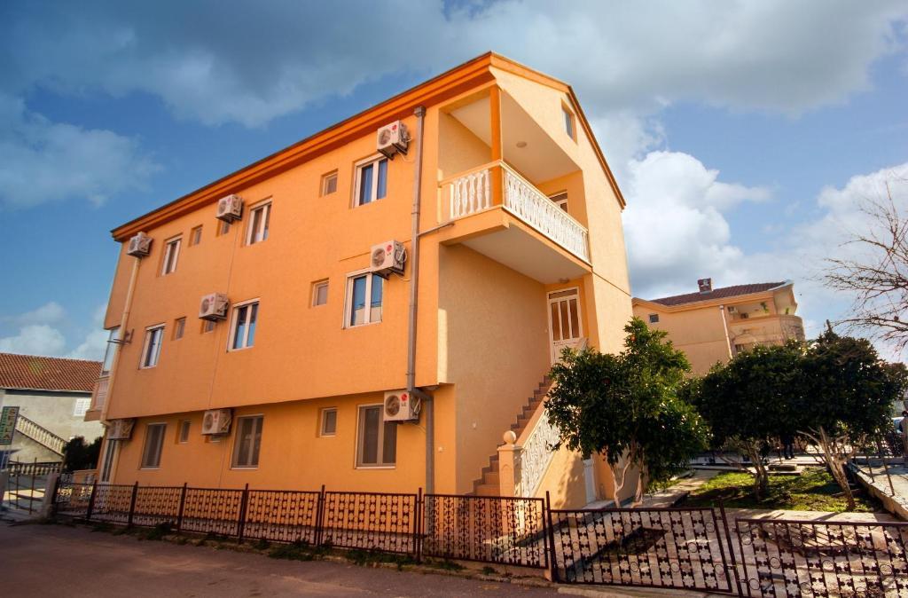 Apartments Dalila Ulcinj Buitenkant foto