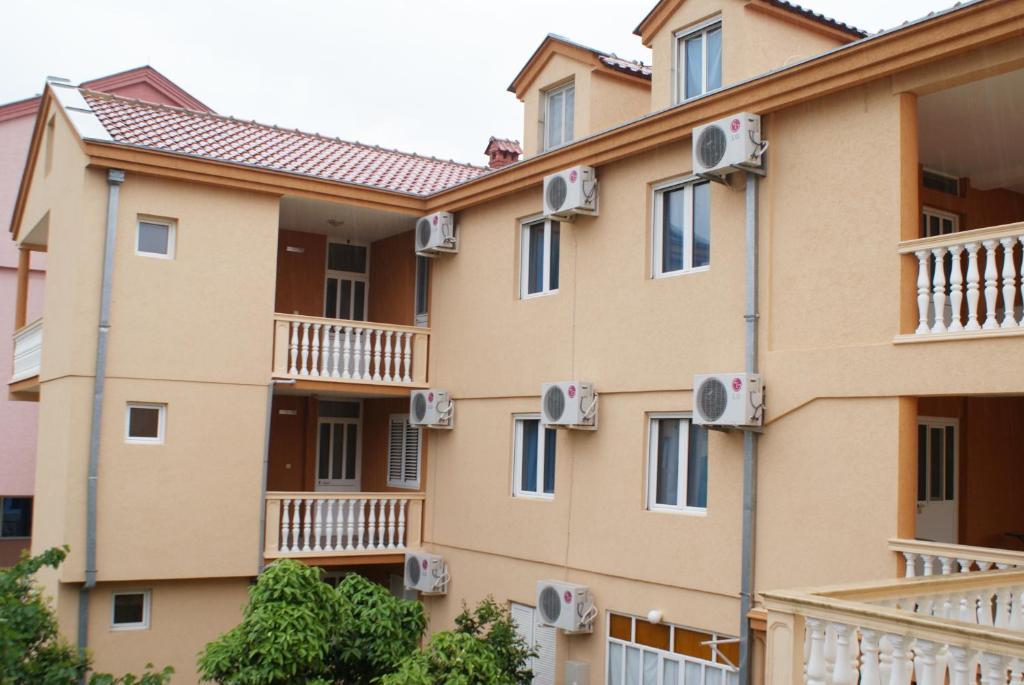Apartments Dalila Ulcinj Buitenkant foto
